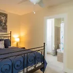 Close To Beaches & Night Life - Maison D\'Oiseaux