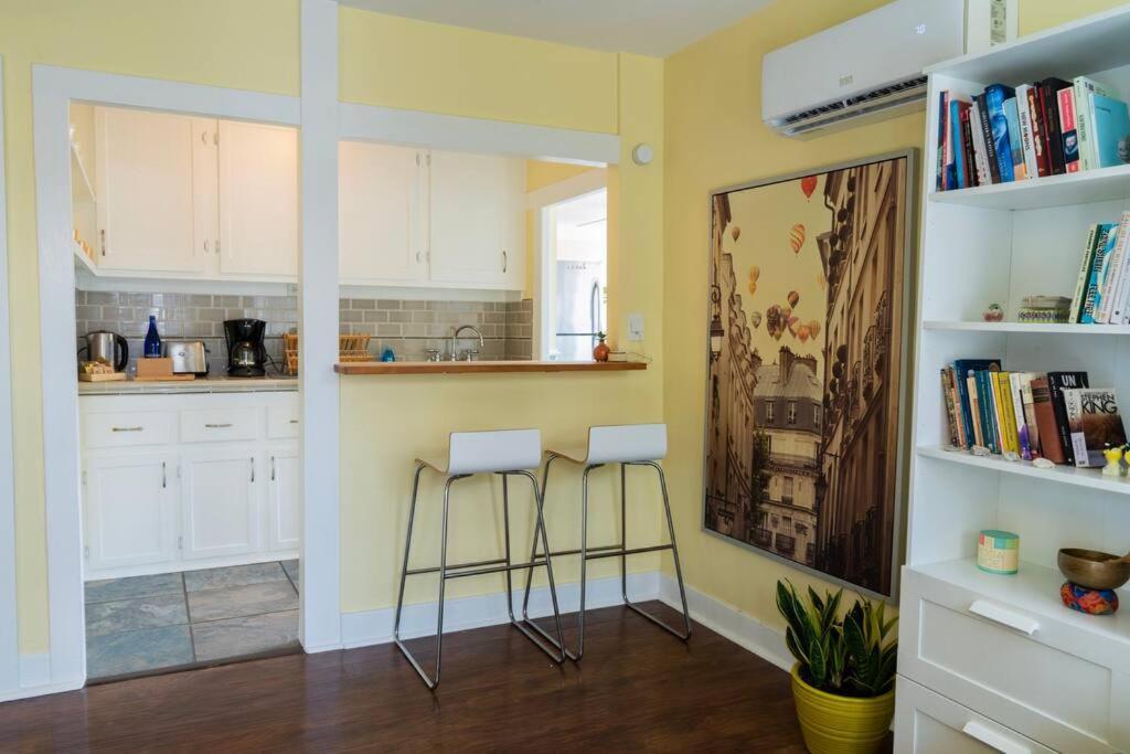 Close To Beaches & Night Life - Maison D'oiseaux Holiday home *